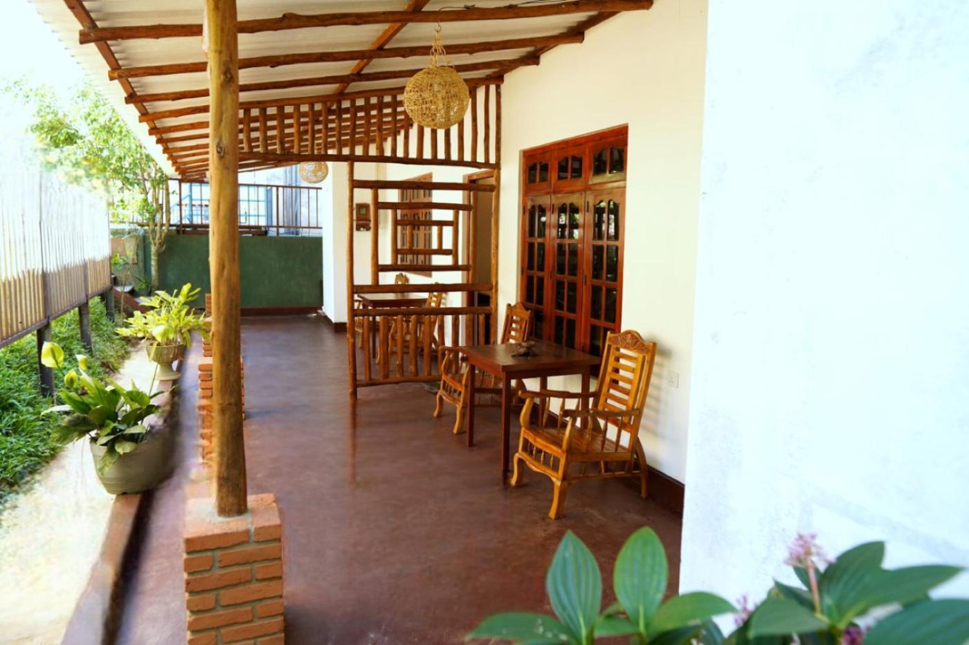 Pub Ceylon Hostel Ella Exterior photo